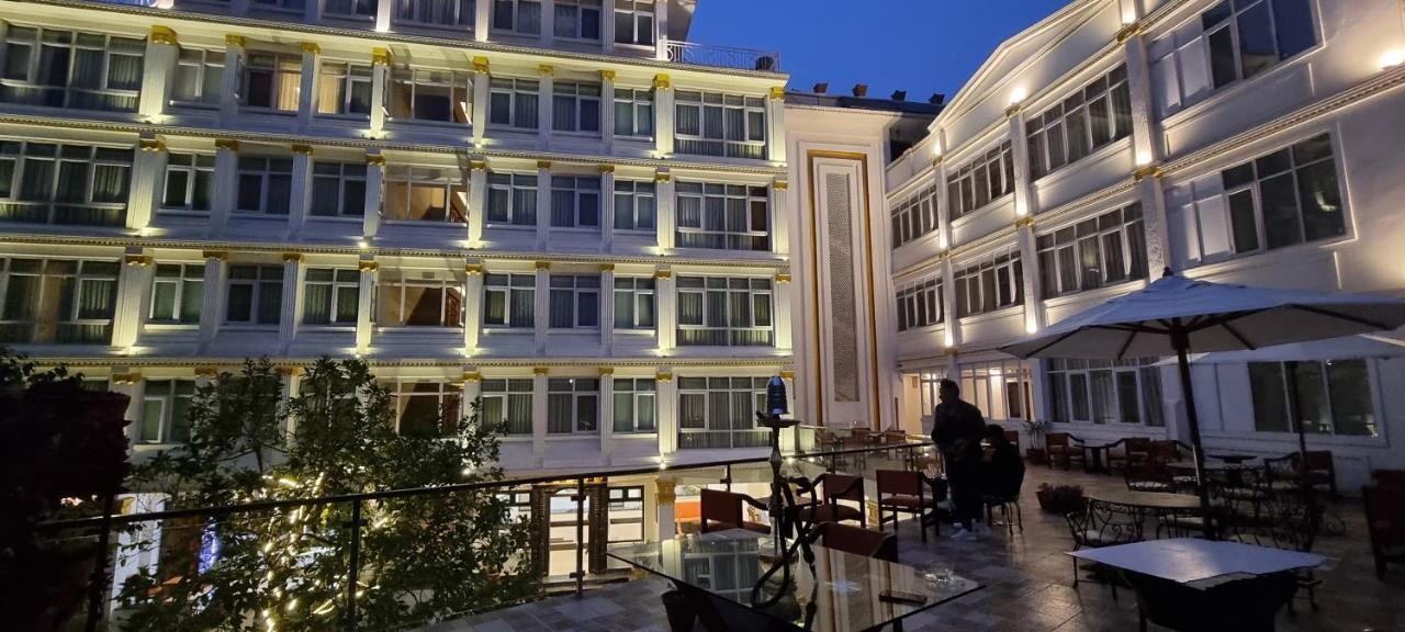 Durbar Hotel & Residence Kathmandu Exterior foto