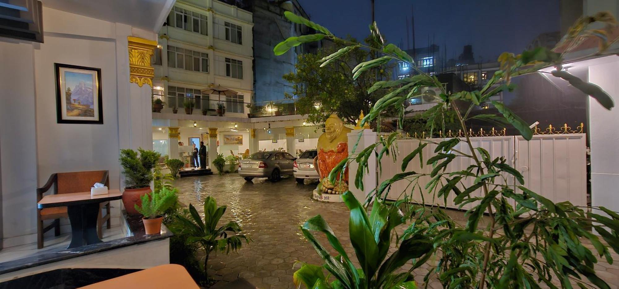 Durbar Hotel & Residence Kathmandu Exterior foto